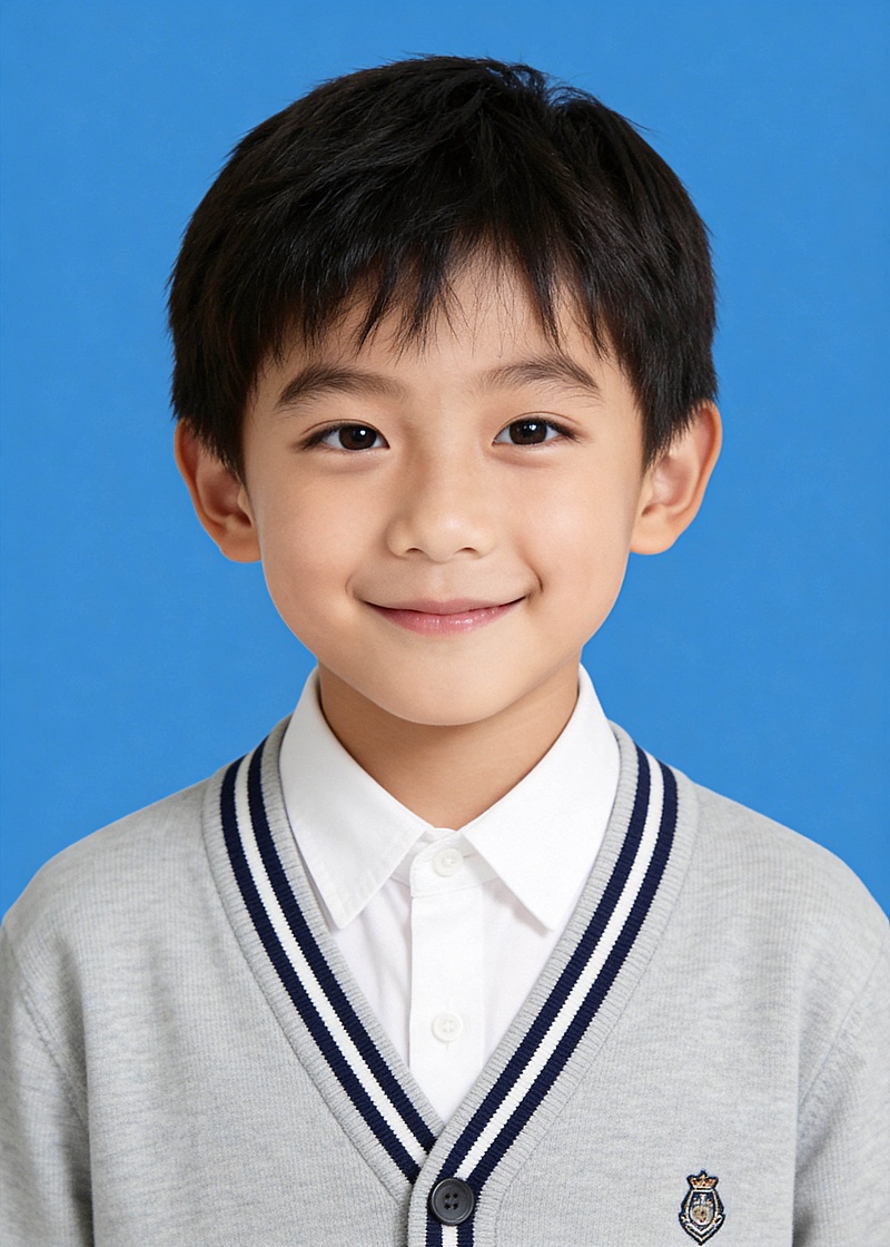 可爱学院风中童男生证件照