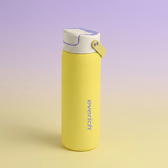 「图片1」「图片1」参考图1给图2产品置于纯色渐变背景中，采用柔和均匀的棚拍光线加上真实的棚拍，8k超清，保持图2产品外观形状不改变