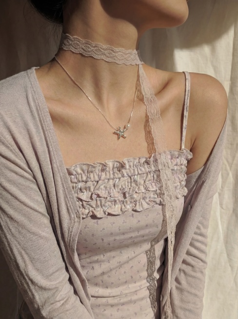 将模特的身体和脖子向右转一些预览效果