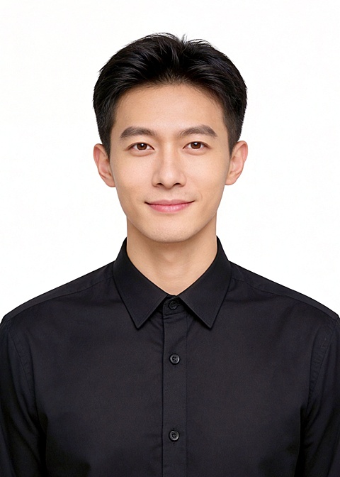 黑色衬衫白底正式风男性职场证件照