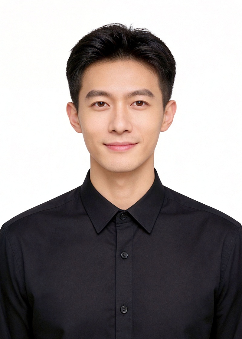 黑色衬衫白底正式风男性职场证件照