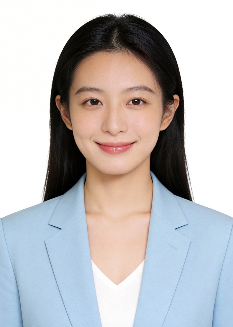 淡蓝色西装外套温柔风女性职场证件照