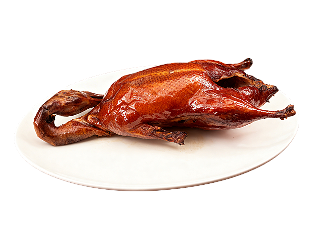 保留原背景，保留原图木质桌面和白色盘子
商业棚拍光, 轮廓光, 体积光, 柔和接触阴影, 曝光绝对正确, 强烈的物理真实立体感, 居中构图, 商品主体占比严格控制在 60%-80% 之间
整只烤脆皮鸭子
极致超清画质, 电影级CG渲染, 智能降噪, 深度细节锐化, 彻底消除模糊像素感, 8k分辨率
绝对锁定原图商品颜色, 还原真实物理色彩, 微距级材质纹理重构，增强烤鸭皮的油亮酥脆质感，去除背景上方多余的人手，保持原有场景结构，提升整体质感和色泽通透度