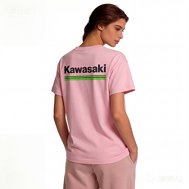 将图中粉色带有kawasaki品牌logo的T恤替换到女模特身上，保持T恤厚实有分量的高质感，将女模特的裤子颜色修改为低饱和粉色的宽松卫裤，整体画面保持干净纯白背景，高清质感
