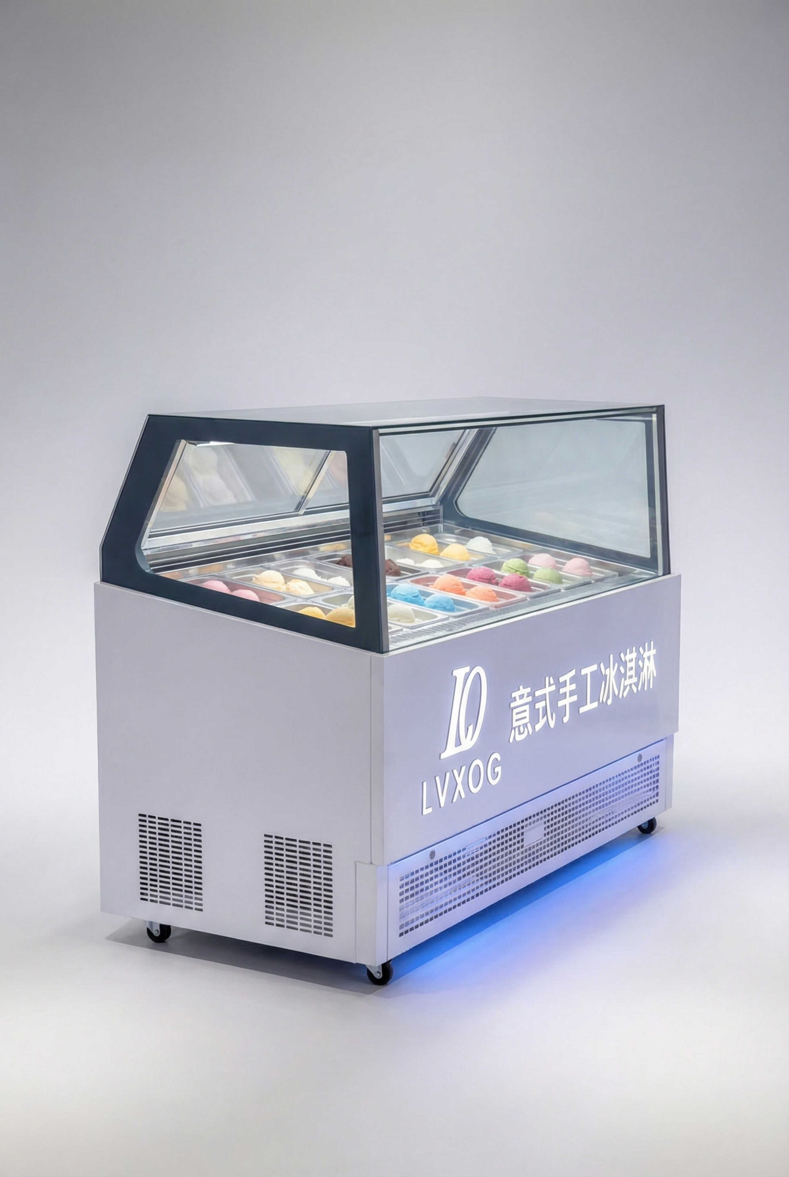 基于参考图，生成LVXOG意式手工冰淇淋展示柜，严格还原产品外… - 图片创意预览