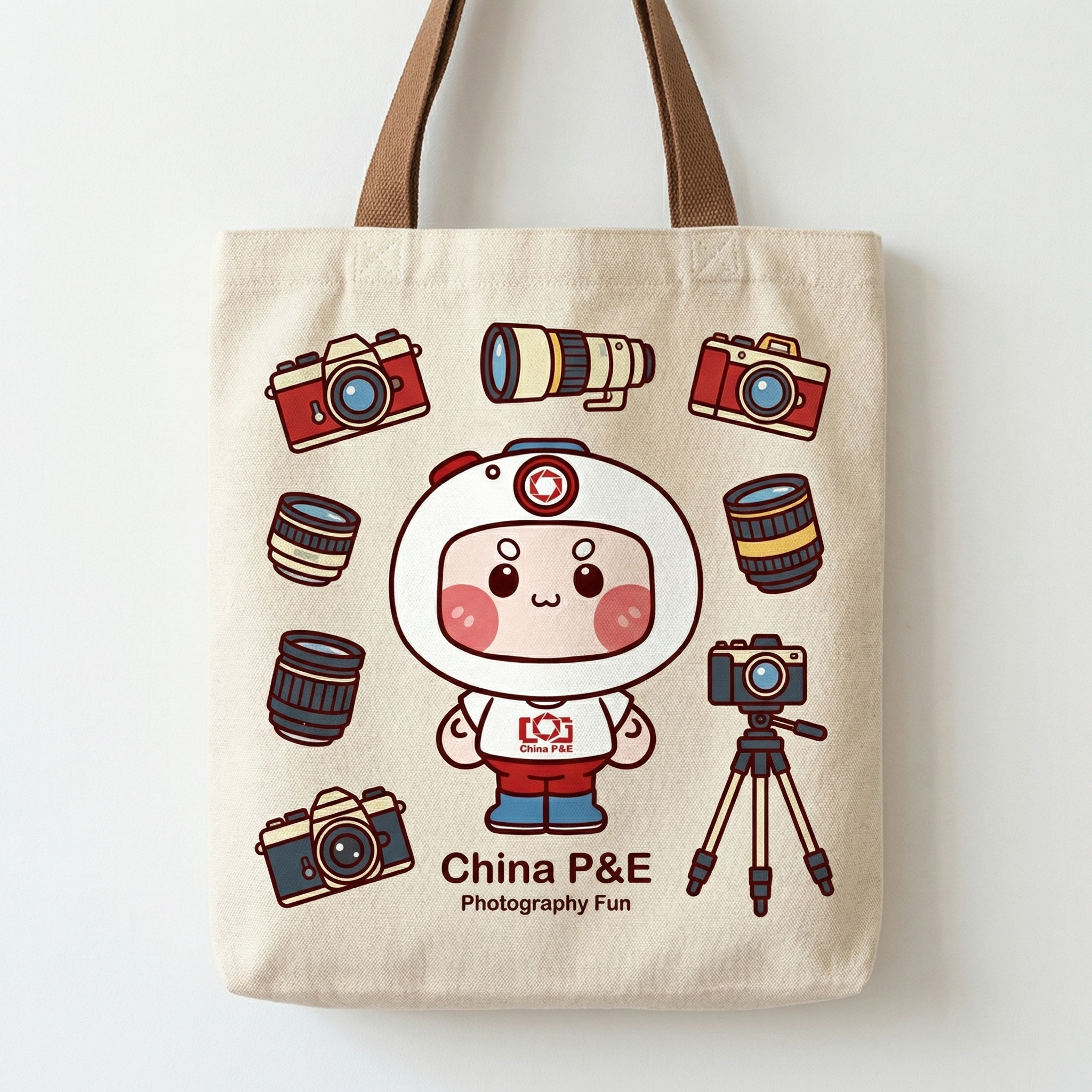 以提供的卡通相机IP形象为基础图案，设计一个尺寸为34cm*3… - 图片创意预览