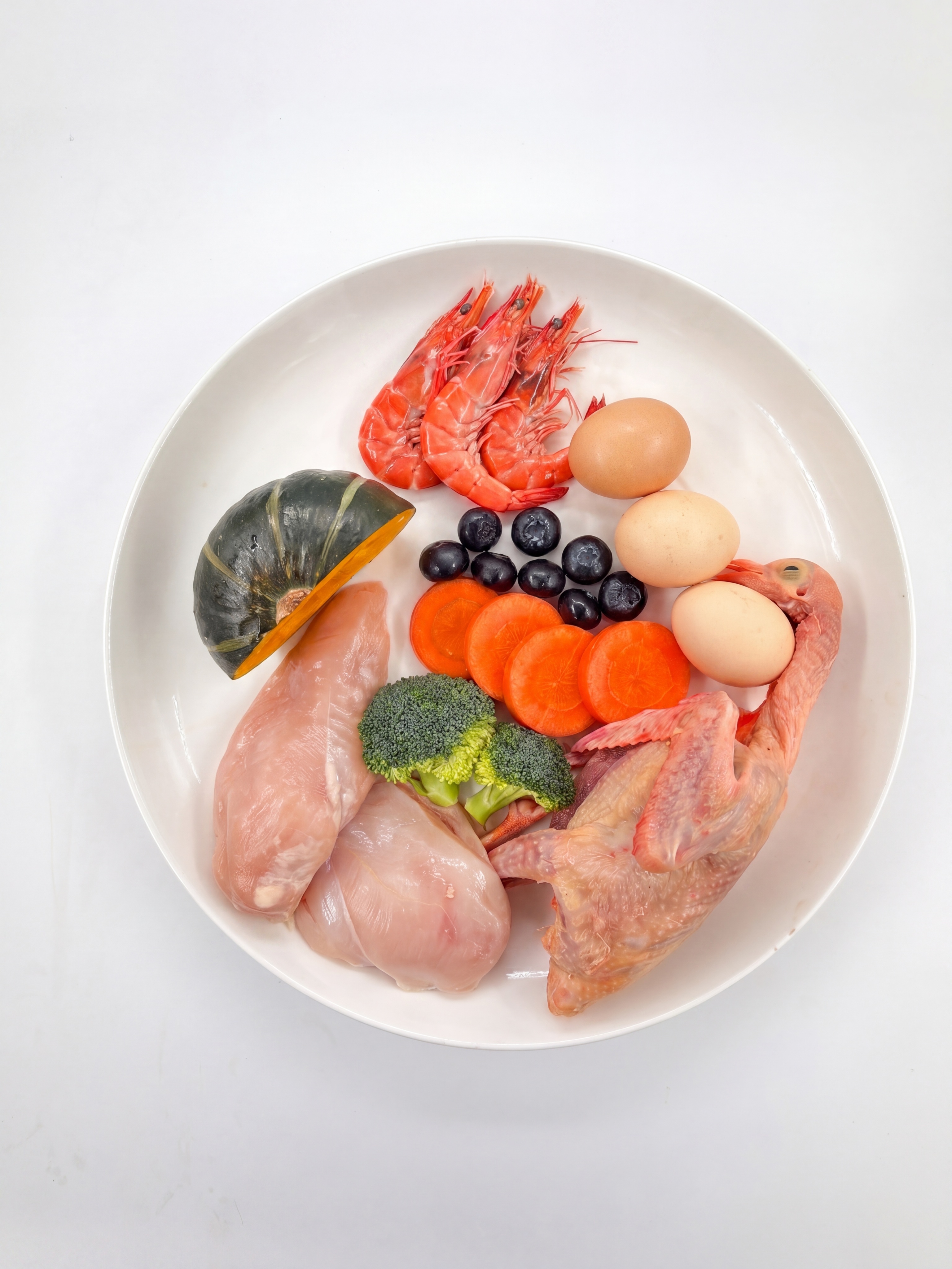 保留白色背景，强化食材新鲜感与食欲吸引力：鸡胸肉粉嫩微润、鲜虾… - 图片创意预览