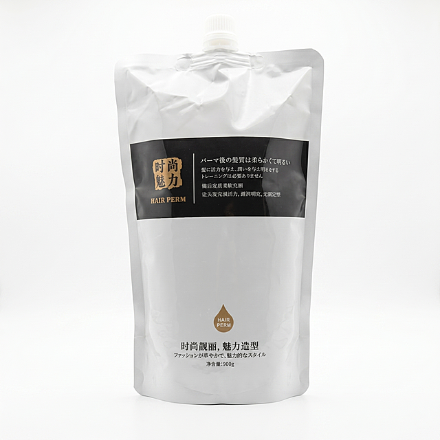 产品精修, 产品置于纯白背景上, 专业商业棚拍光, 5500K中性白光, 曝光正确, 接地处保留干净浅淡的自然接触阴影, 严禁大片投影、脏灰阴影和悬浮感, 主体居中, 商品完整入画不裁切, 商品外轮廓视觉体量约画面60%-80%, 四边均匀留白约10%-20%, 极致超清画质, 深度细节锐化, 4K分辨率, 还原真实物理色彩, 白色区域保持原图真实色相, 严禁偏黄偏暖, 抚平袋装表面微小褶皱, 保持包装整体自然形态不要过于平整显得虚假, 修复表面灰脏和瑕疵, 边缘自然清晰过渡, 零抠图感, 锁定原图主体轮廓、部件数量、位置比例、分段边界和连接关系, 只做精修不重绘商品, 软管包装压边、管口、盖体、罐口、肩线、标签和容量比例与原图一致, 禁止改开口方向、改盖型、拉伸瓶身或重排文字, 锁定原图颜色, 颜色以输入图为唯一参考, 分段部件颜色边界按原图锁定, 禁止颜色互换或串色, 锁定原图塑料复合包装质感, 保持柔和反光与弹性观感, 正视图, 轻度校准画面水平, 保持原图商品朝向、俯仰、旋转角度和结构比例, 比例1:1