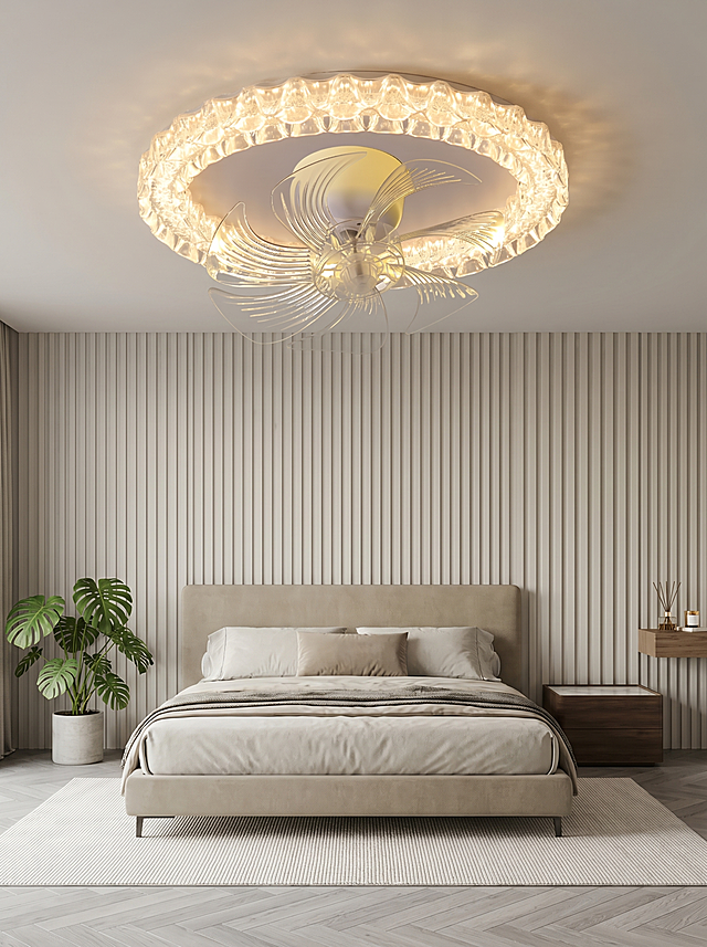 风扇吸顶灯，严格参照上传产品图https://gdesign-dam-hz.dancf.com/36420544742413378/553a5103aa2f4b31af6c2020da7682a6.jpg，完整保留所有可见组件、部件、轮廓形状、结构、比例、材质质感、颜色与上传图完全一致，严禁扭曲变形，杜绝任何组件缺失。
现代轻奢卧室空间，参考https://1.jpg的极简奶油风，相似度30%。
温馨暖调米灰色系。
主灯位于天花板中心，床头正对视角。
明亮顶光（还原参考图顶光方向与暖调时段），产品受光面泛起暖米黄色，暗部及边缘映射浅咖棕色的环境光晕，与环境物理融合。
产品位于天花板中心位置，平视构图，镜头对焦产品清晰锐利。
微侧25°视角，相对参考图偏转。
全量换款清单（同品类同材质下换造型/款式）：①床头：参考图软包靠背双人床 → 生成图科技布软包靠背双人床，浅卡其色；②床头柜：参考图两个椭圆石面床头柜 → 生成图一个方形岩板床头柜，深胡桃木色；③背景墙：参考图竖条拼色硬包 → 生成图浅奶灰色竖纹墙布硬包；④绿植：参考图两侧琴叶榕 → 生成图左侧一盆龟背竹，右侧悬空木质层架放装饰香薰；⑤地面：参考图纯木质地板 → 生成图浅灰色人字拼木纹地板，上铺米白色短绒地毯。
消除品牌文字。
国内电商卧室场景，温馨奶油风，精致样板间质感，光线明亮柔和，4K写实摄影。严格锁定宽高比为 3:4