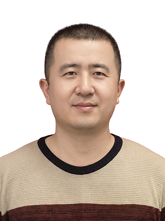 保留第一张图中人物发型､脸型､年龄特征生成标准样式纯正面证件照;人物主体严格居中,头部大小与位置严格对齐第二张图,双肩水平平衡,面部中轴线对齐画面中心,正视前方;标准证件照构图,人物绝对居中;头顶上方距离上边缘高度10%,下巴距离画面下边缘高度30%,人物主体占比约68%;肩部平展与画面水平轴平行;头部占比严格对齐第二张图;提亮肤色,消除暗沉,清透裸妆,隐形毛孔,均匀肤色,唇色自然提亮;肤色白皙细腻,肤质呈现匀净哑光质感(自然白皙);轻透裸妆+重点提亮;唇色润泽(半哑光质地);眼神澄澈,看向镜头,气质自信,嘴角微微上扬表情自然;耳廓可见度一致;肩部平展,肩线与画面水平轴平行;头肩比例协调呈现;免冠,不戴帽子,无头饰,无发带,不戴眼镜,无胡子,面部无痣,消除面部瑕疵;柔和正面顺光均匀柔光,面部明亮无硬影,背景均匀提亮,画质清晰,零噪点降噪;面部清晰;背景亮度均匀统一;高清锐利画质,细节清晰可见;零噪点处理;色彩还原自然,均匀柔和布光,无明显阴影,面部光影干净,柔光正面打光,自然光影过渡,皮肤质感细腻,哑光质感;标准焦段50mm,纯正面,入境范围头部至胸部以上区域,F/4光圈(兼容F/2.8-F/4区间),平视视角(镜头与人物视线完全齐平),正视视图;人物绝对居中(居中构图),位于画面中心;严格限定标准证件照规格;视线水平(瞳孔连线与画面水平线平行);双耳对称露出,双肩水平且平衡,头部占比严格对齐垫图,禁止大头照(画面铺满画布,无边框留白);专业证件照质感,高清人像质感,细腻皮肤纹理,严格按照第一张图内容生成,分辨率4K;身着米棕色拼深酒红色的针织圆领毛衣,领口有黑色罗纹包边;极简纯色白色背景;禁止裁切头顶,禁止额头被截,禁止超大头,禁止主体溢出画面,禁止偏头/倾斜;头顶上边距8-10%, 头部高度60-68%, 双眼高度56-58%, 严格对齐第二张垫图;画面比例5:7
