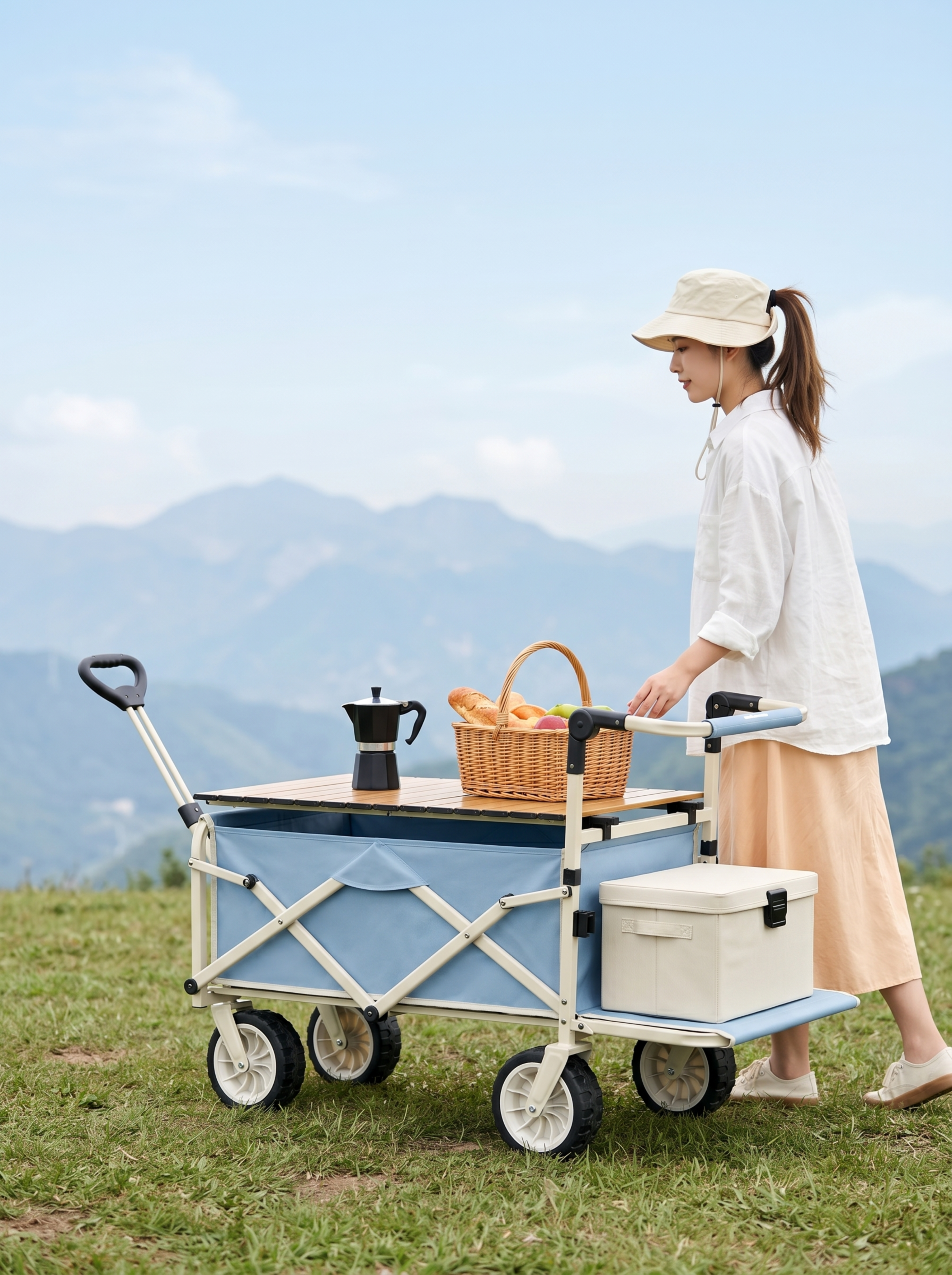 超写实电商产品摄影，年轻亚洲女性，扎高马尾，佩戴米白色遮阳帽，… - 图片创意预览