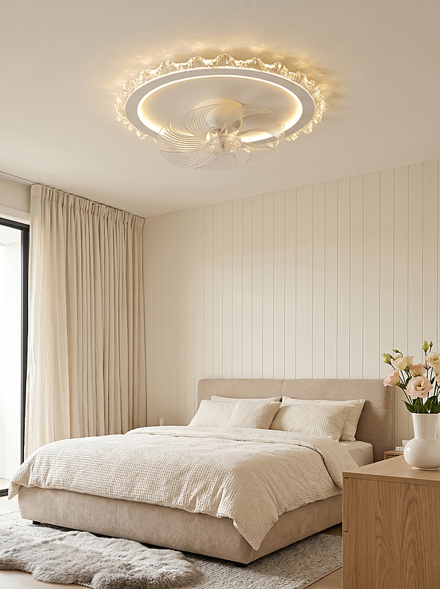 风扇吸顶灯，严格参照上传产品图https://gdesign-dam-hz.dancf.com/36534578974416003/bda30aa721c545a7b08f48b75be7c554.jpg，完整保留所有可见组件、部件、轮廓形状、结构、比例、材质质感、颜色与上传图完全一致。
现代家居卧室空间，参考图https://1.jpg为现代家居风格，相似度30%。
暖调柔和奶油风色调。
顶装安装于卧室天花板，产品自然融入场景光影，与场景共处同一物理空间。
柔和漫射顶光，产品受光面泛起暖米暖色、暗部映射浅灰光晕，与环境物理融合。顶部天花板产品特写，居中构图，微侧15°视角。
全量换款清单：①墙面：参考图空白墙面 → 生成图米白竖纹护墙板；②窗帘：参考图素色米白亚麻窗帘 → 生成图奶白肌理棉麻窗帘；③家具：参考图大床 → 生成图软包靠背布艺双人床；④软装：参考图没有额外软装 → 生成图床尾灰色羊羔绒地毯+床侧原木床头柜+白色陶瓷花瓶配浅粉色洋桔梗。
消除营销卖点文字，仅保留产品本身。
4K分辨率，严格锁定宽高比为 3:4。