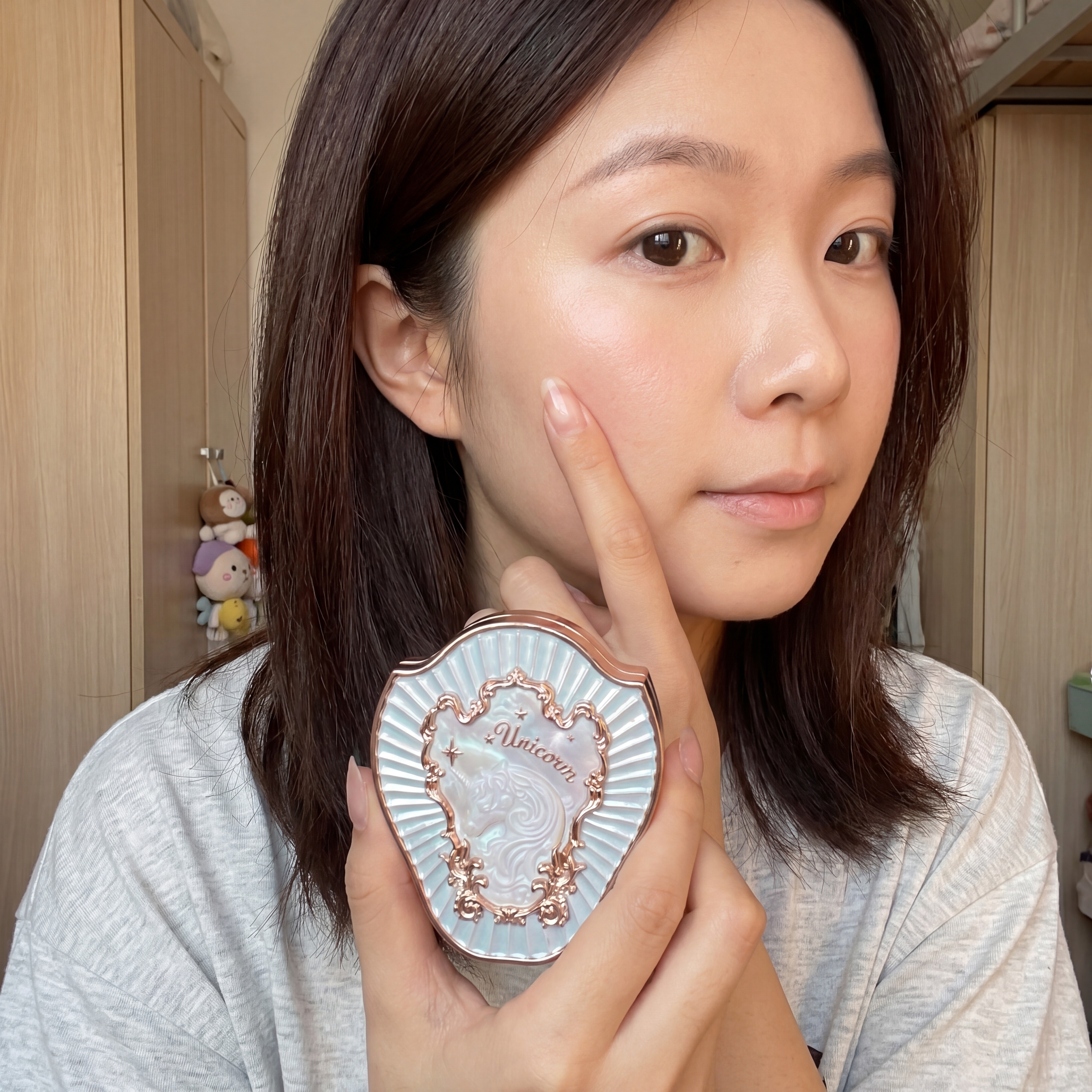 腮红，严格参照上传产品图（image1），完整保留所有可见组件… - 图片创意预览
