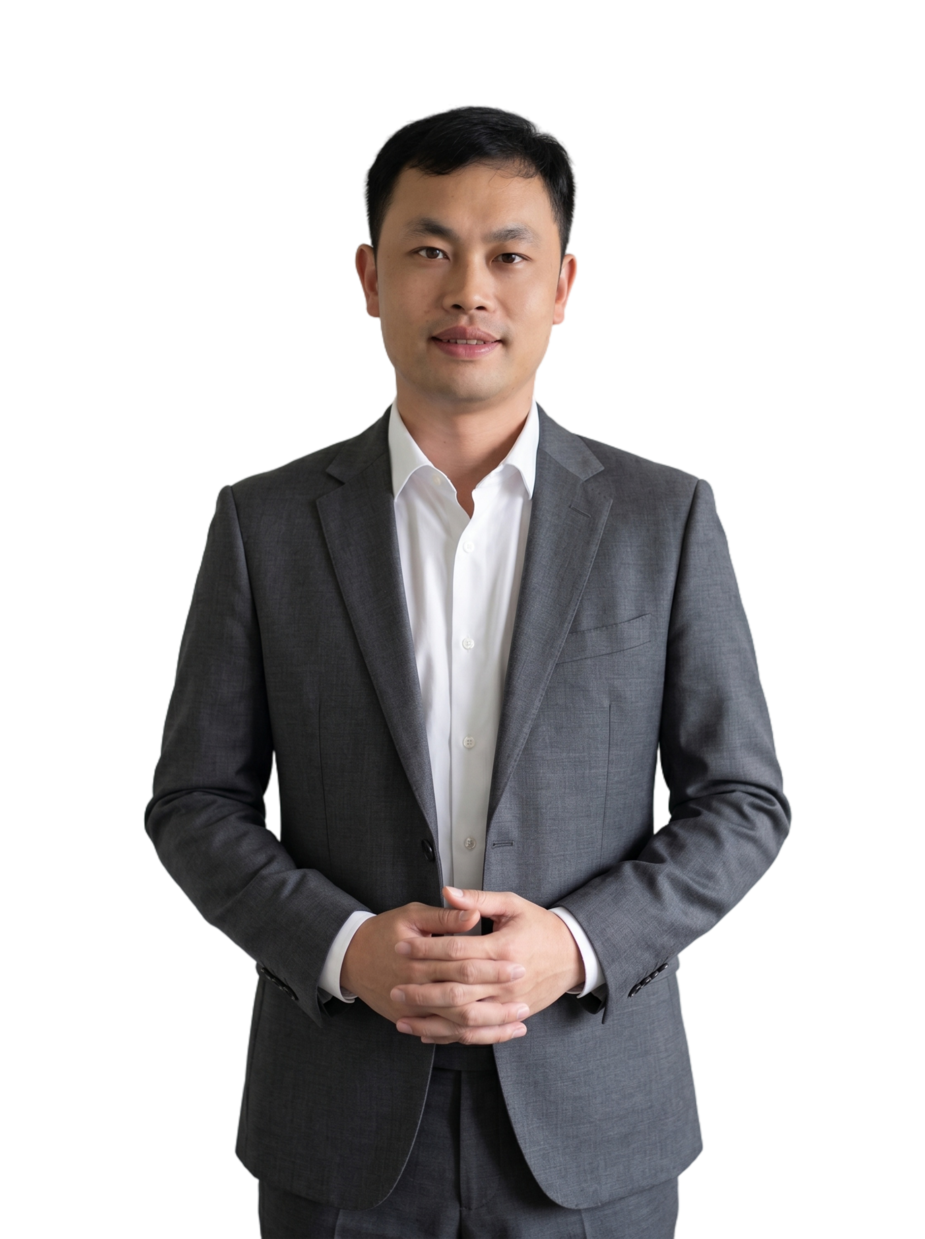 参考图中保留人物脸型、发型、年龄等特征生成职场半身形象照,标准… - 图片创意预览