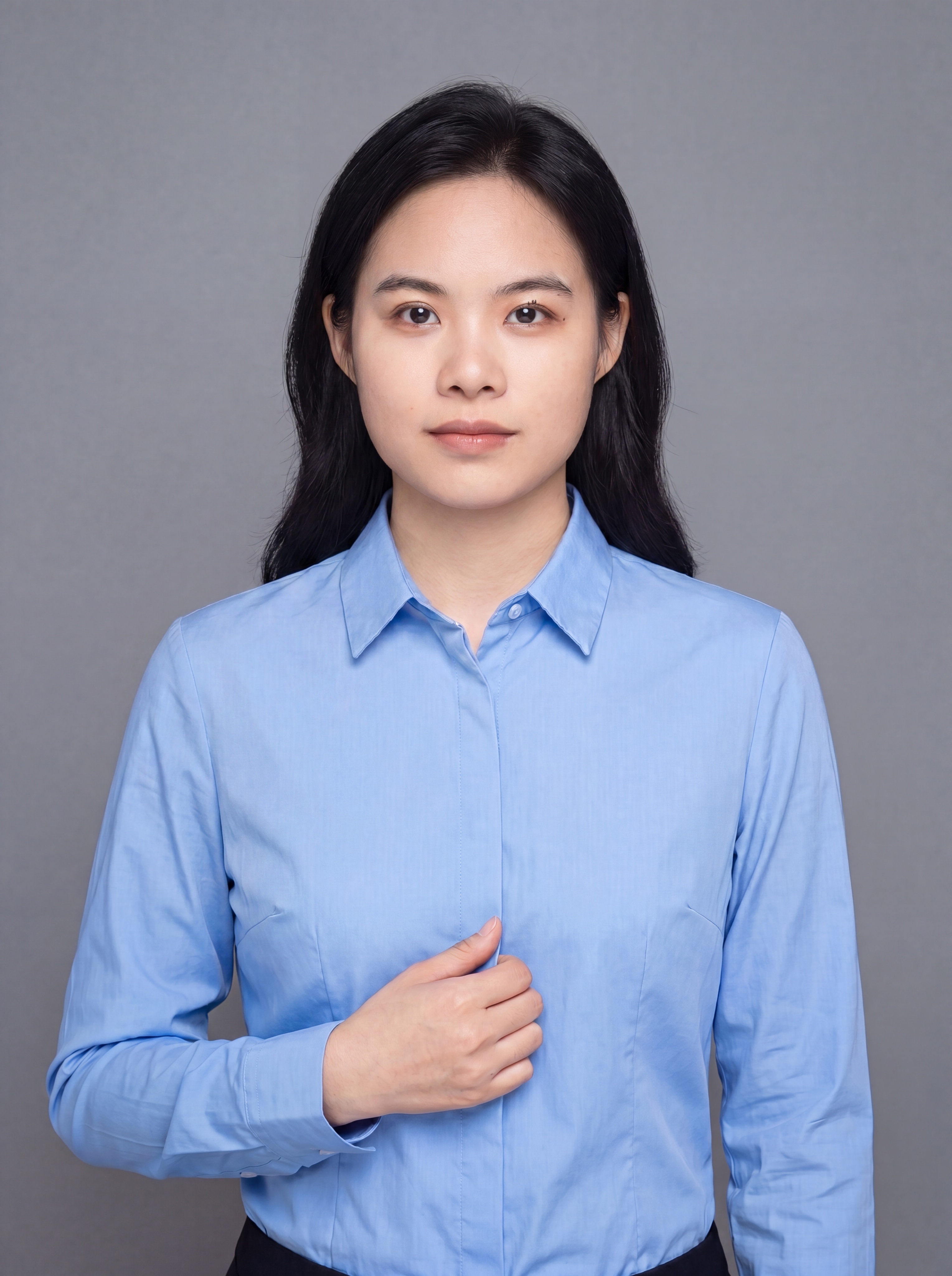 调整发型：将左边头发和右边一样放在肩膀后面，露出右边耳朵，保留… - 图片创意预览