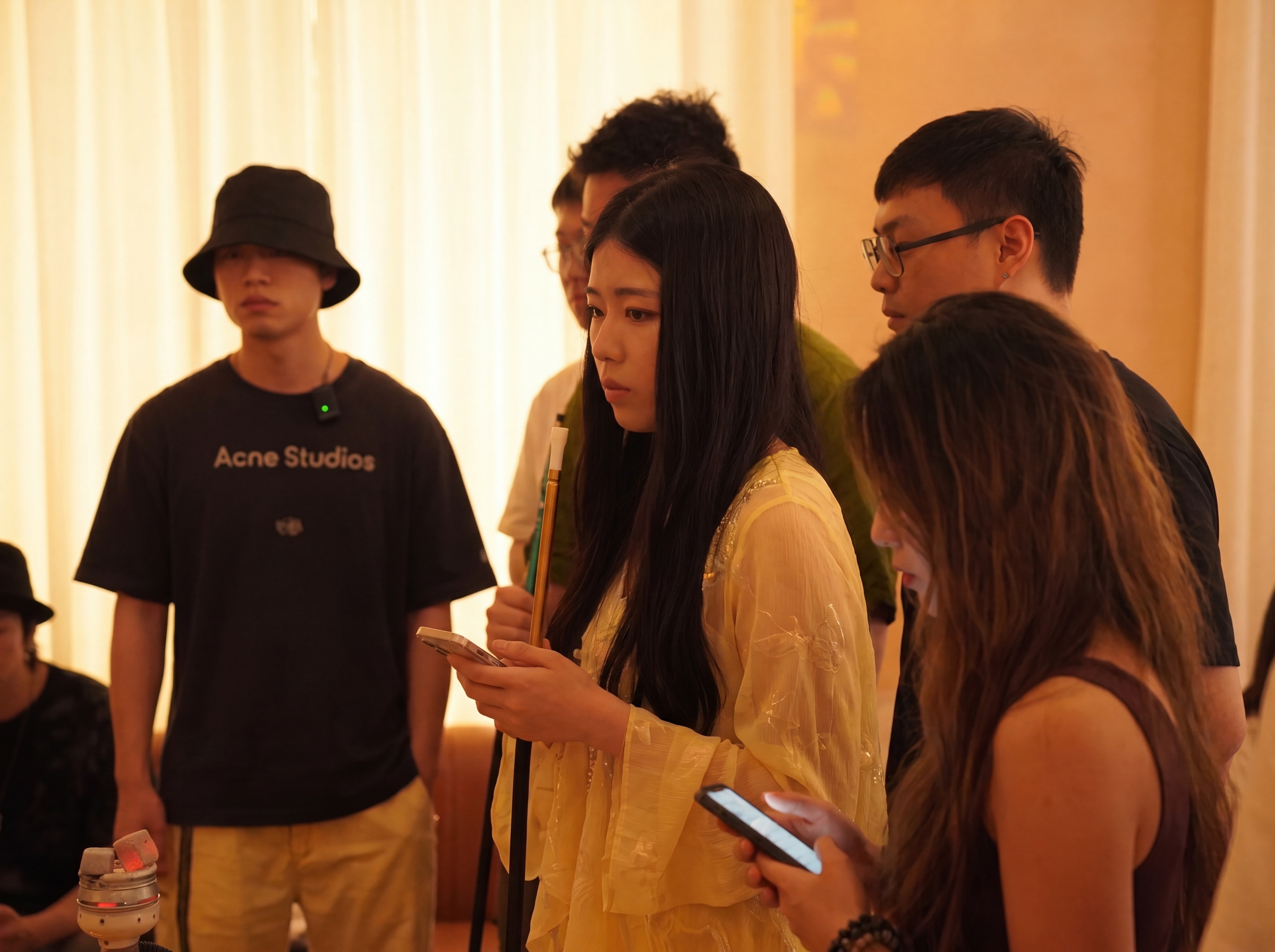 图生图：仅去除画面中的模糊与烟雾遮挡感，提升通透度与清晰度;… - 图片创意预览