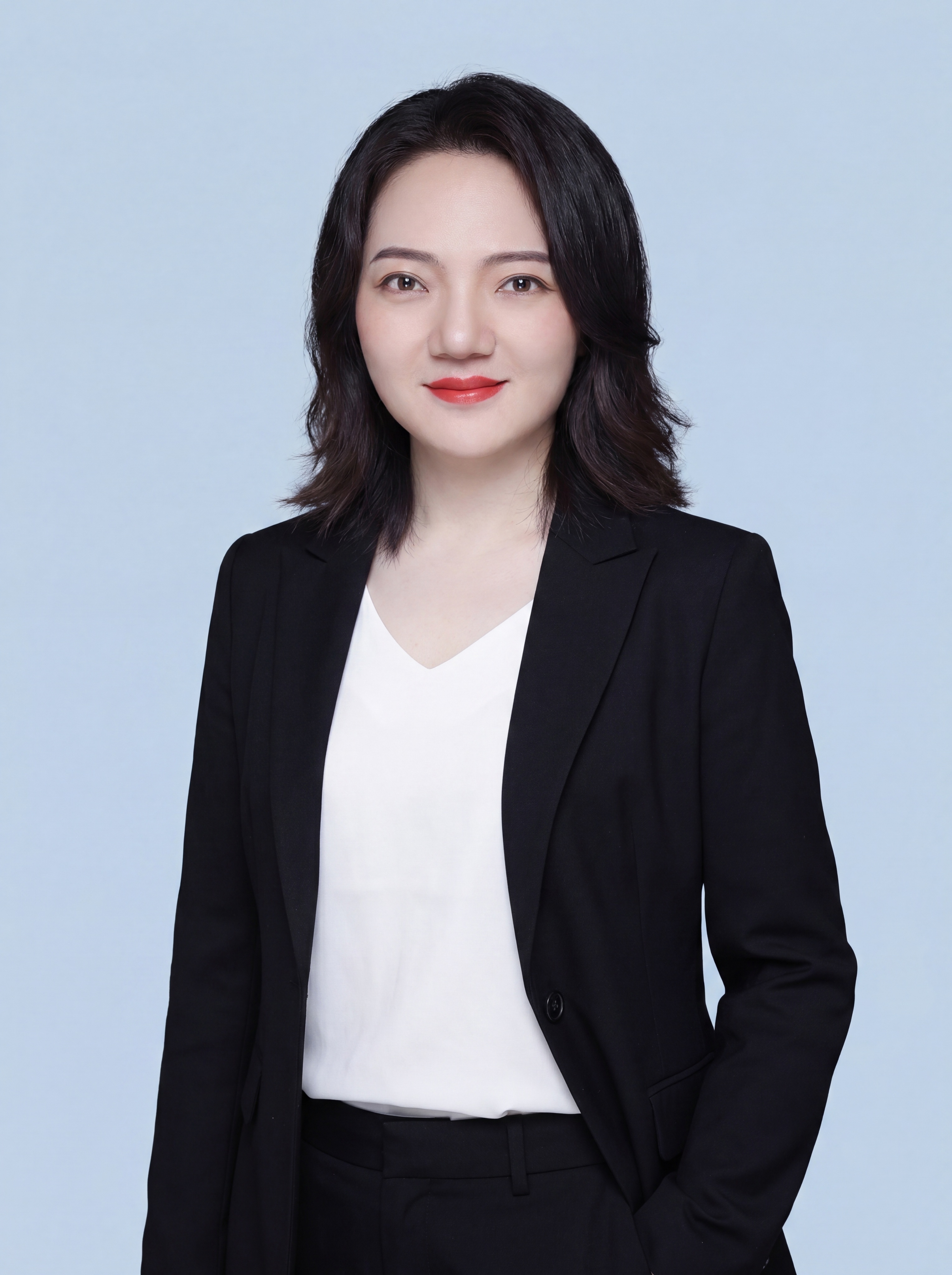 参考图中百分百保留原图五官、神态、脸型及所有面部细节，锁定原生… - 图片创意预览