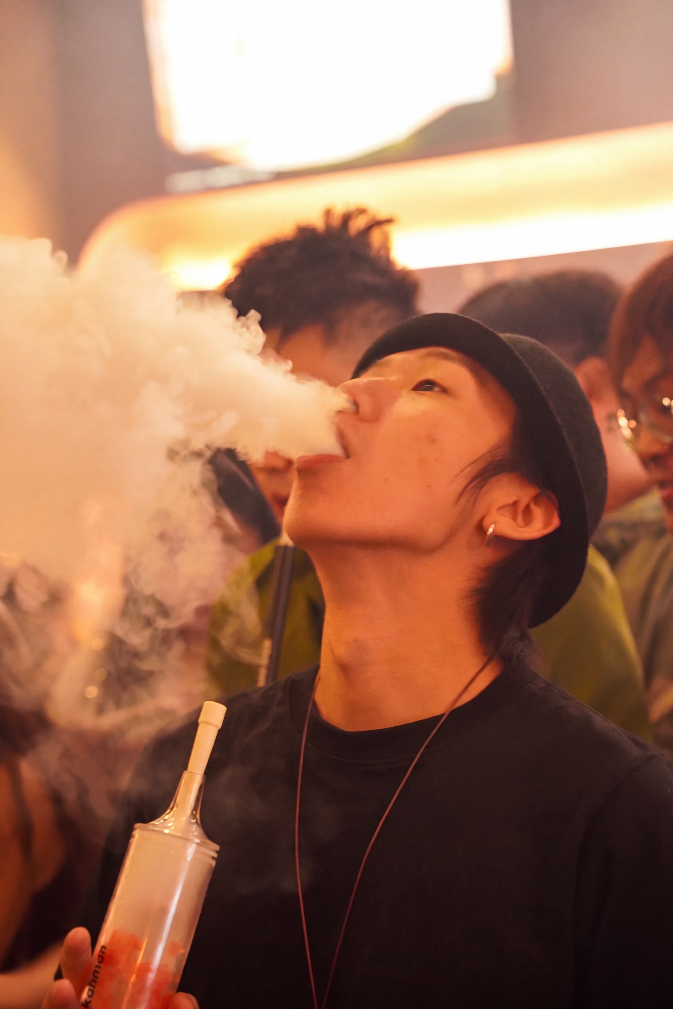 图生图：仅去除画面中的模糊与烟雾遮挡感，提升通透度与清晰度；严… - 图片创意预览