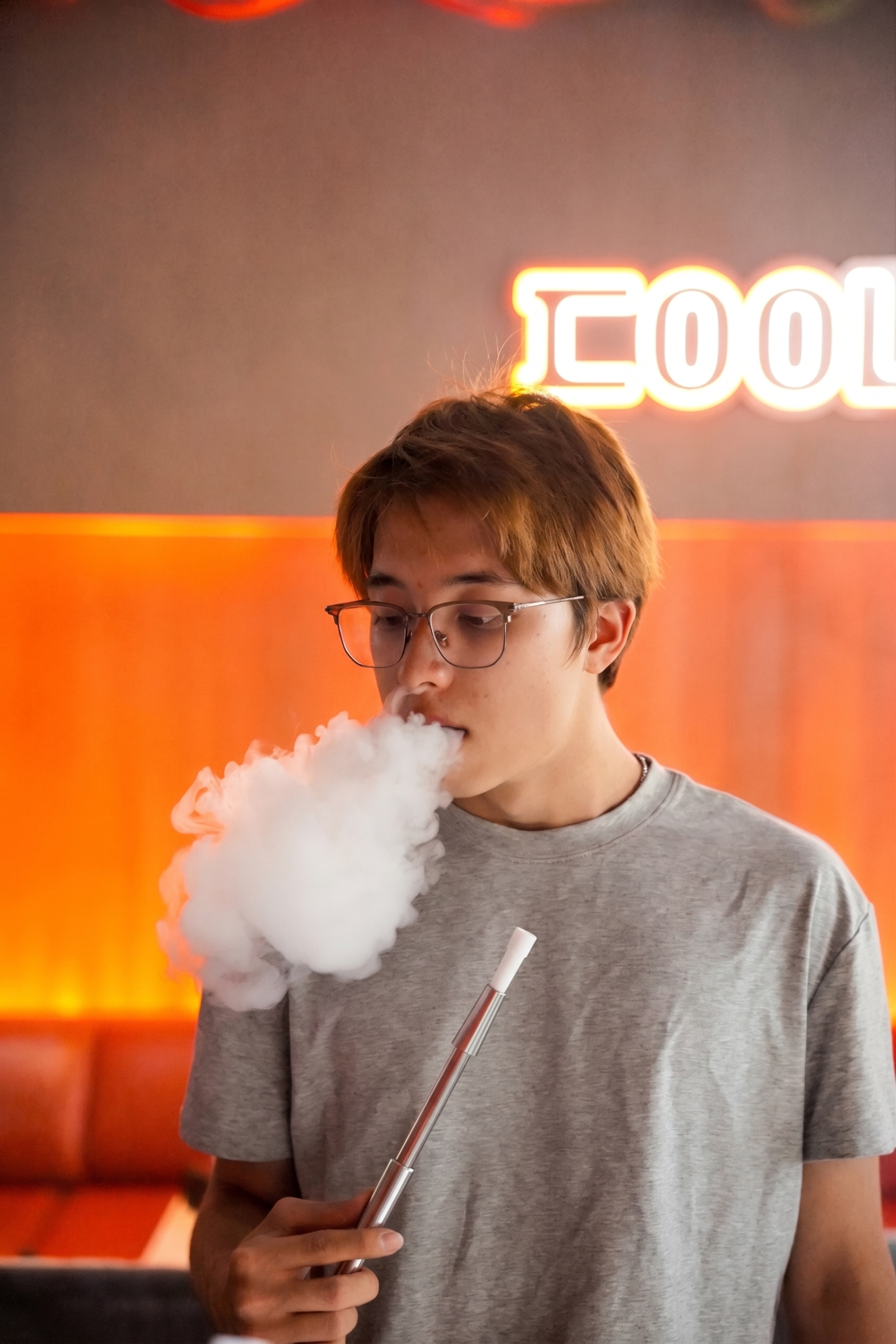 只降低图片整体模糊感，去除弥漫的烟雾感，保留图片的所有细节、构… - 图片创意预览