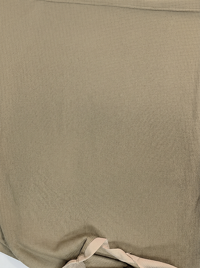 将华夫格布料的颜色修改为卡其色，保留原有的华夫格纹理和布料结构，其他部分完全不变