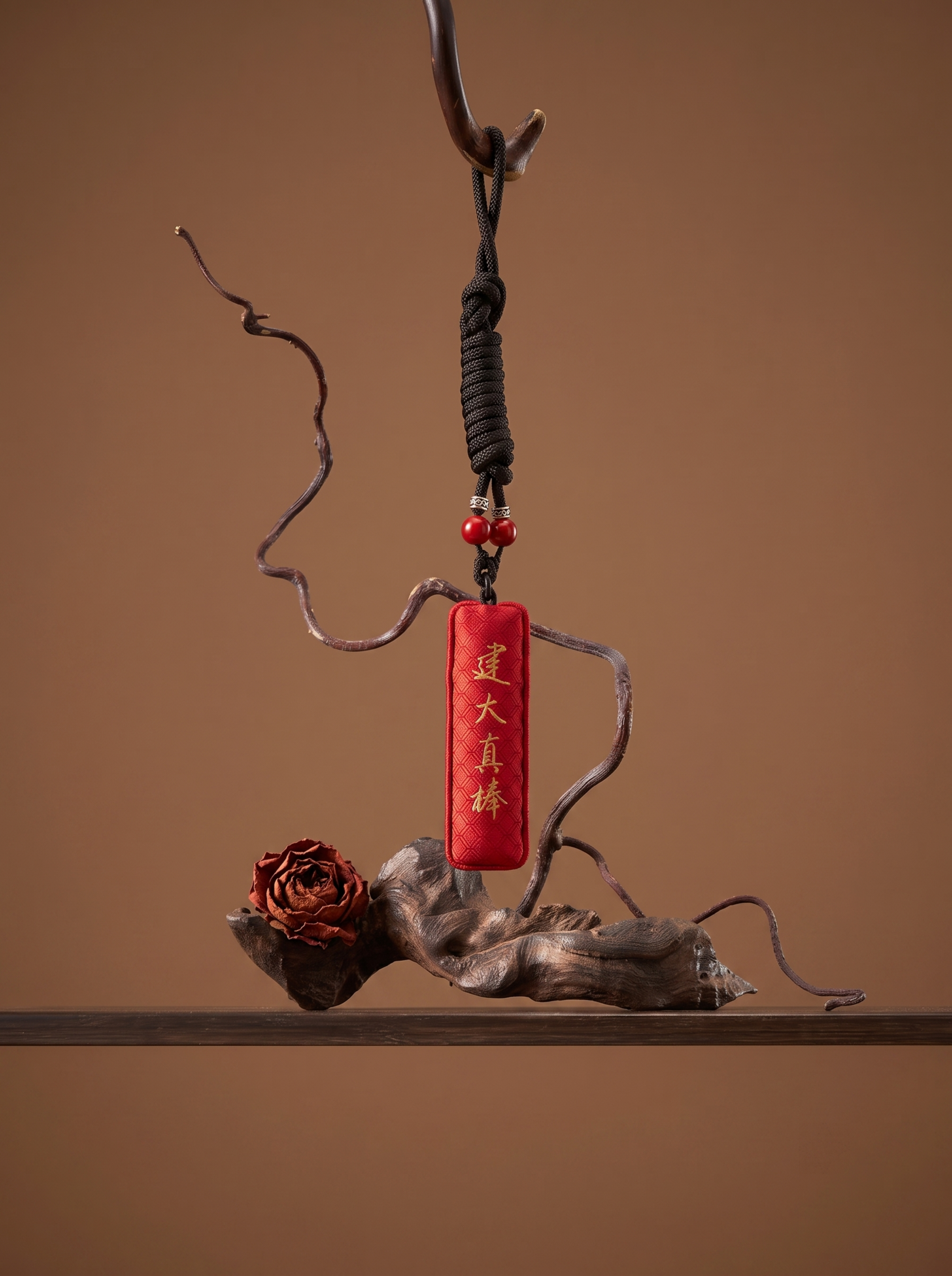 车挂配饰严格参照上传产品图（image1），完整保留所有可见组… - 图片创意预览
