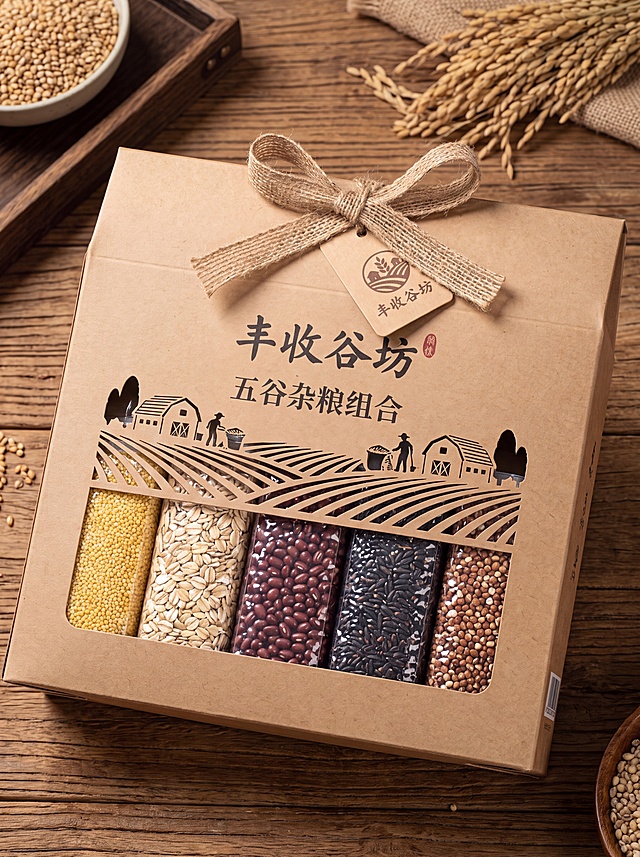生成这款品牌杂粮组合礼盒，保留纸雕开窗设计，内装小米、燕麦等多种五谷杂粮，整体风格和原大米包装统一