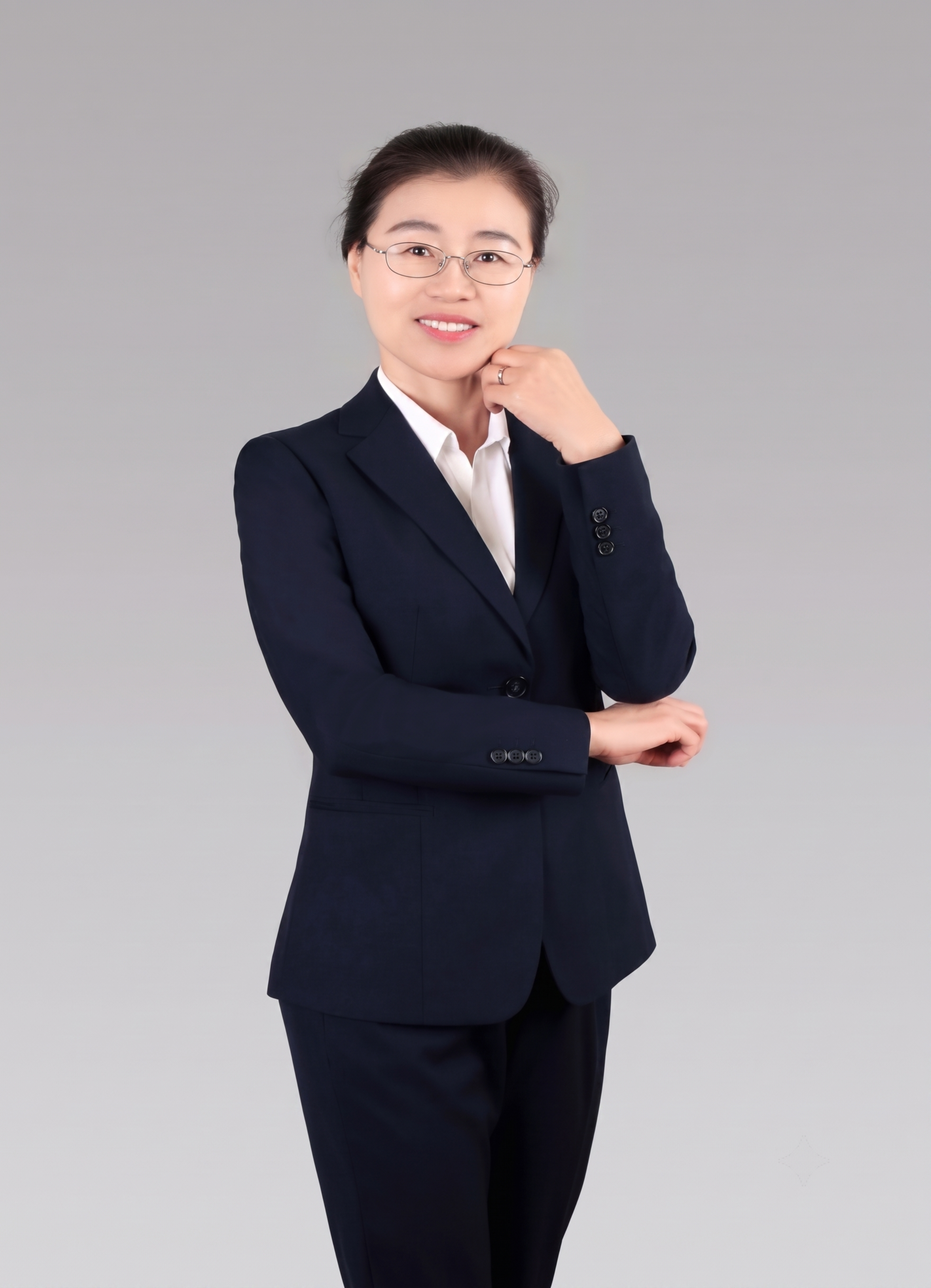 对图片整体进行高清修复，提升清晰度，做自然美颜处理，让脸型更匀… - 图片创意预览