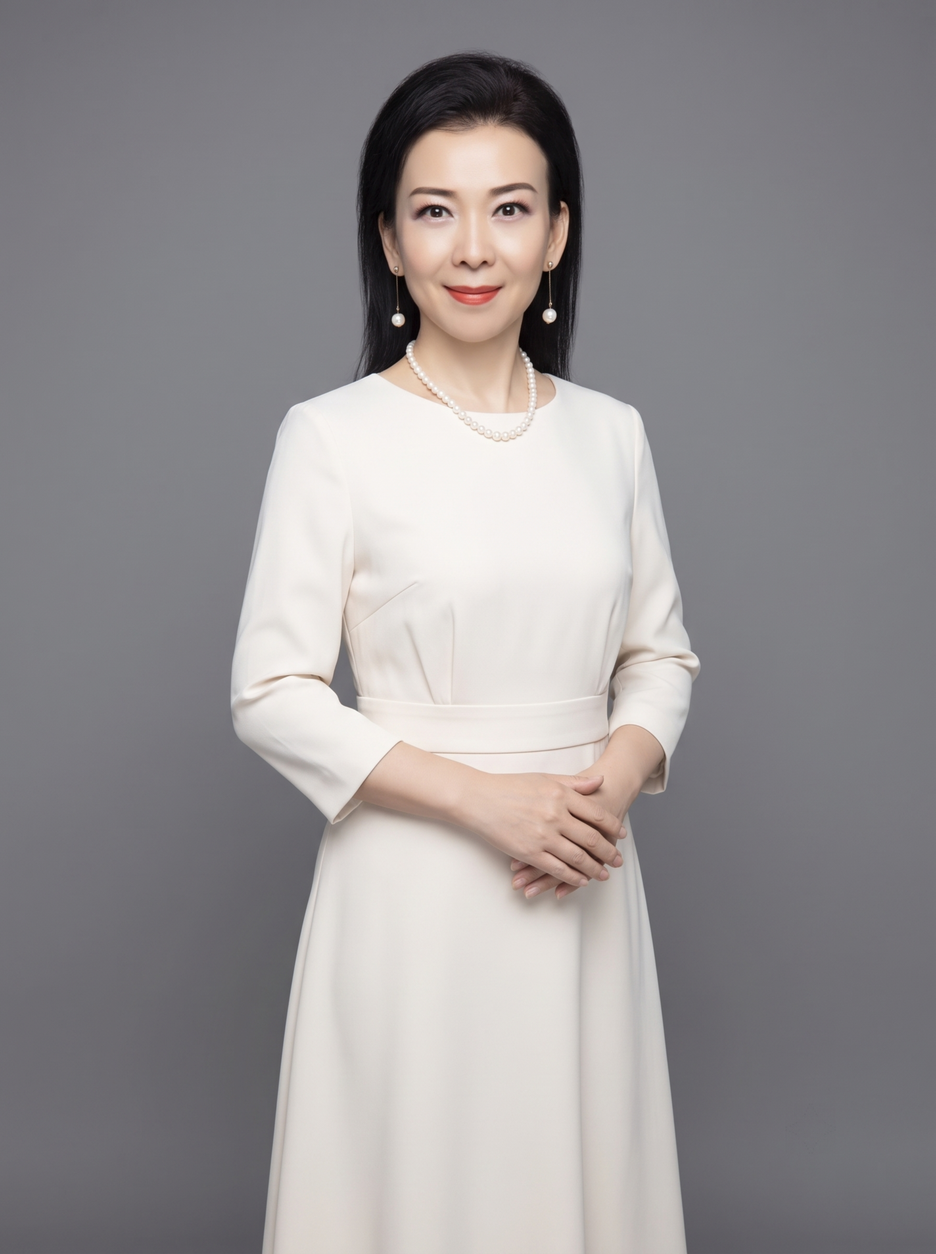参考图生成，保留原人物长相五官特征不变，半身形象照，摄影棚级，… - 图片创意预览