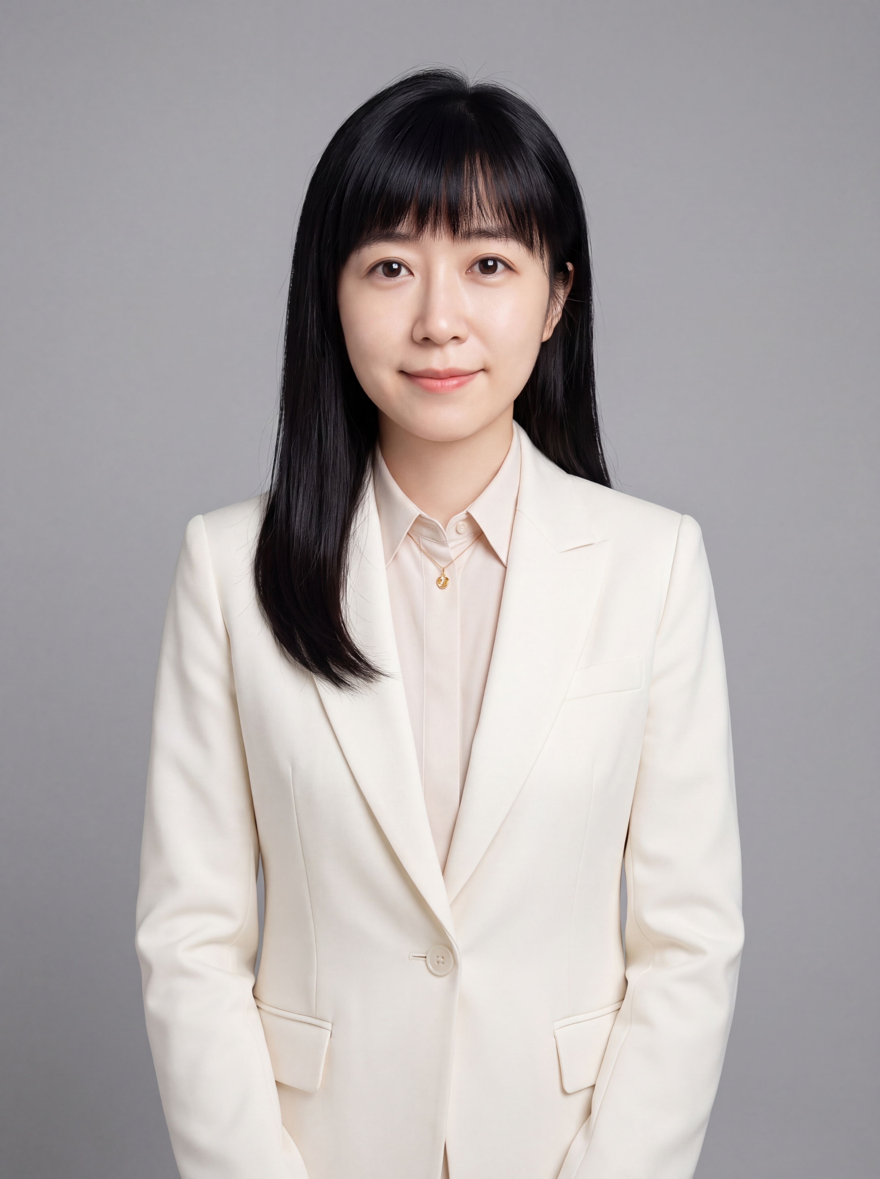 参考图中人物五官完全不变，发型刘海完全不变，脸颊两侧发量尽量保… - 图片创意预览