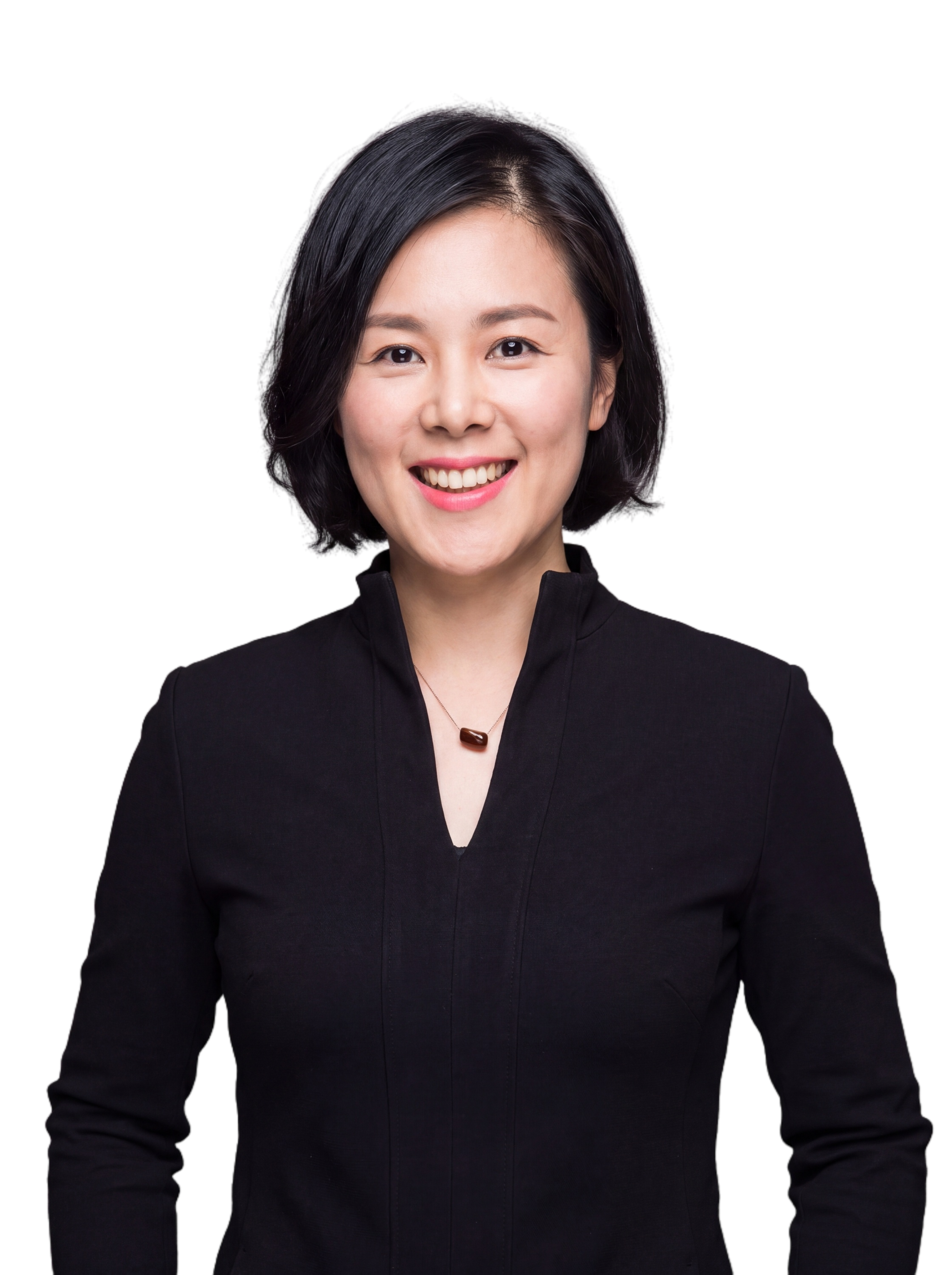 参考图中人物的脸型、五官、发型、面部特征完全保留不变，人物脸部… - 图片创意预览