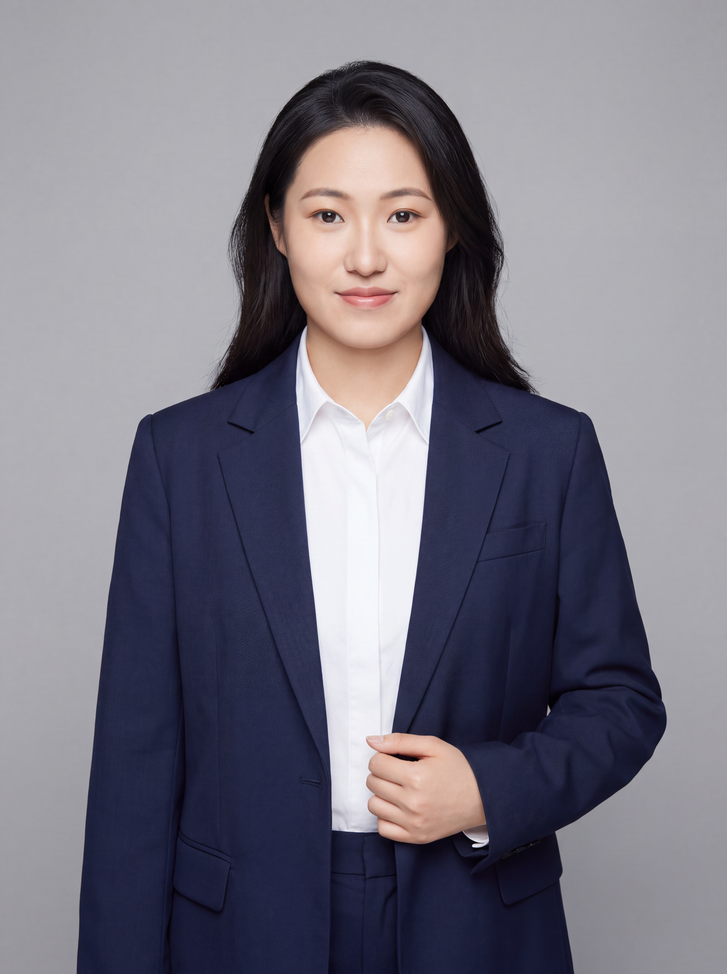 参考图中人物的脸型、五官比例、眼睛形状、鼻子、嘴唇、眉毛等面部… - 图片创意预览