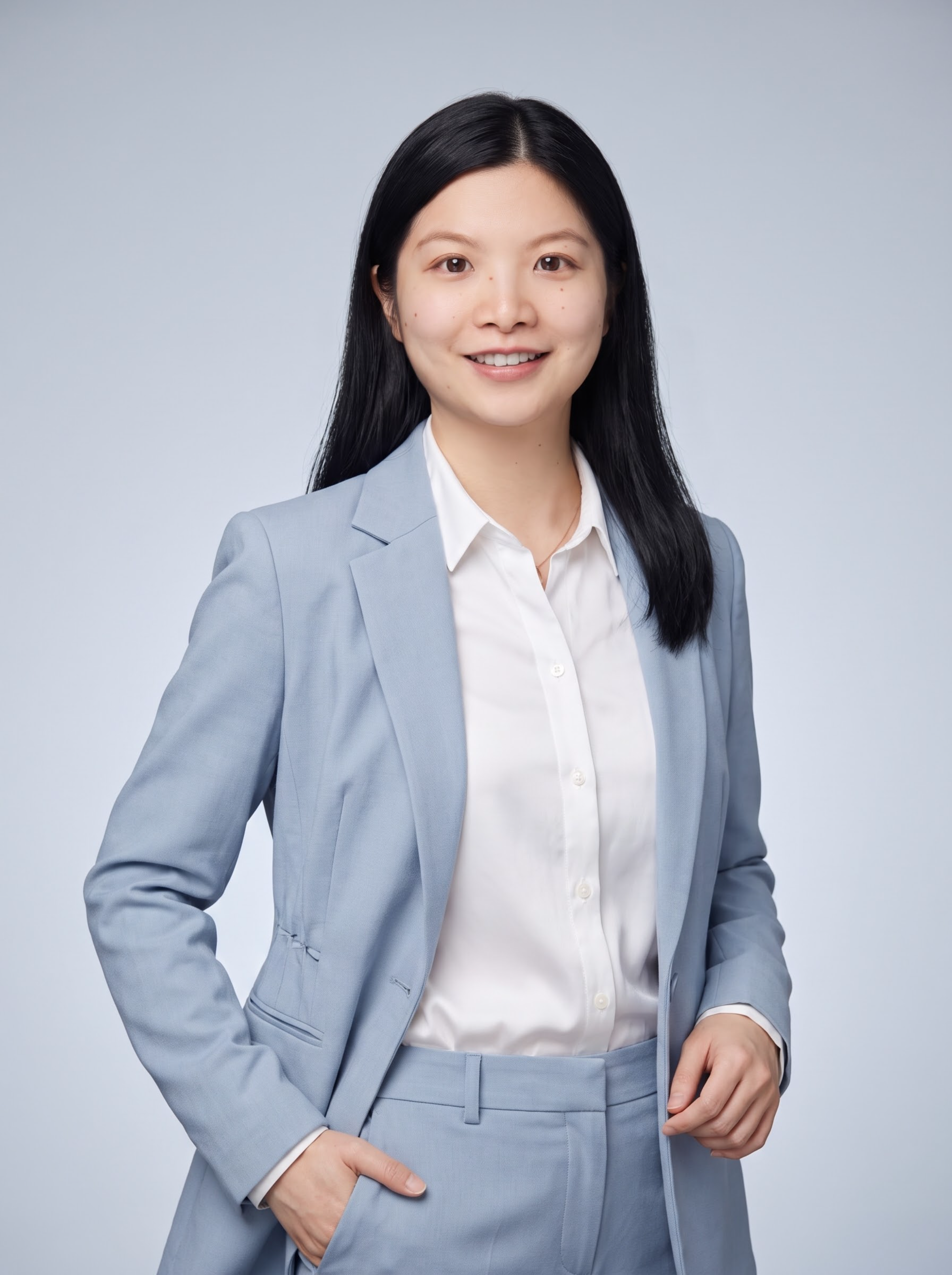 参考图中人物的脸型、五官、发型、年龄等面部特征完全保留，不要改… - 图片创意预览