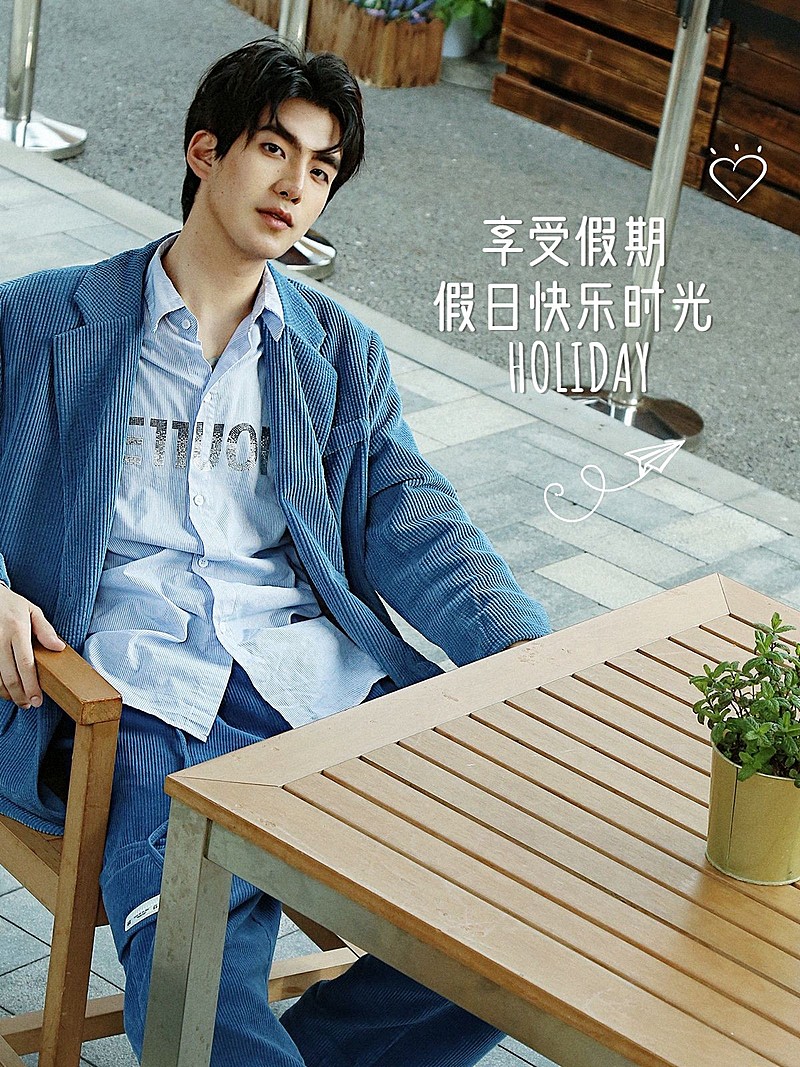 假期分享生活记录简约风plog模板