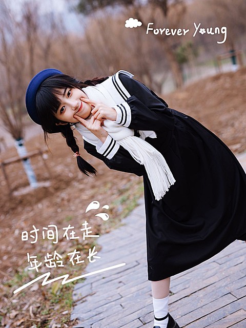 自拍户外晒照少女简约风plog模板