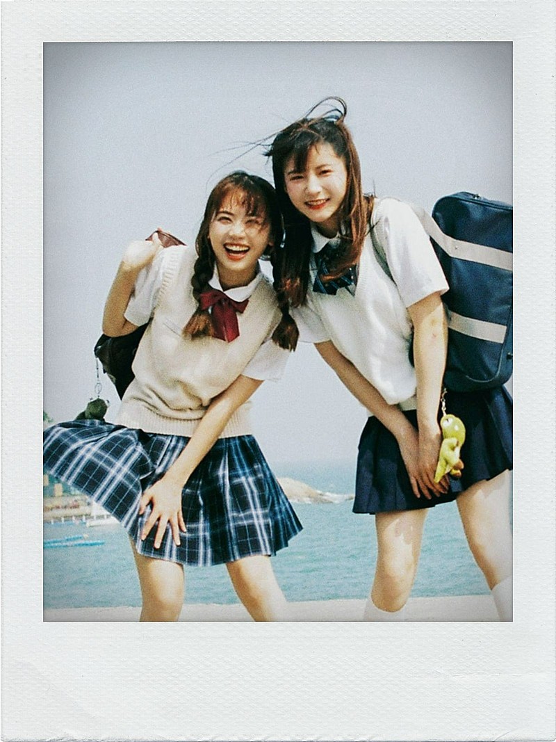 人物拍立得晒照自拍模板1