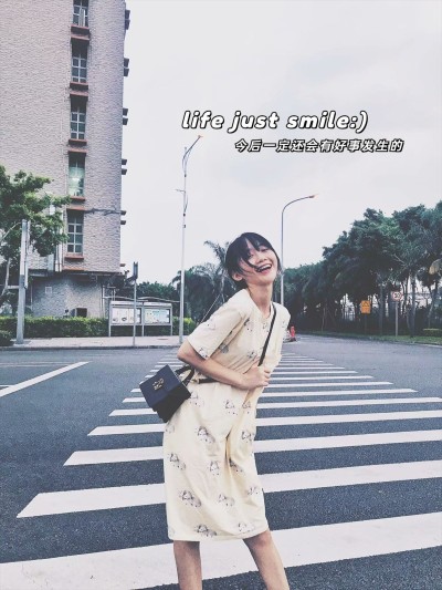 字幕自拍晒照简约风plog模板