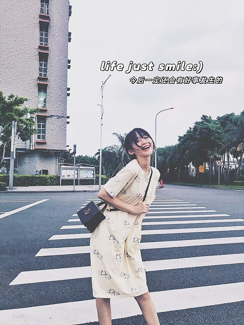 字幕自拍晒照简约风plog模板