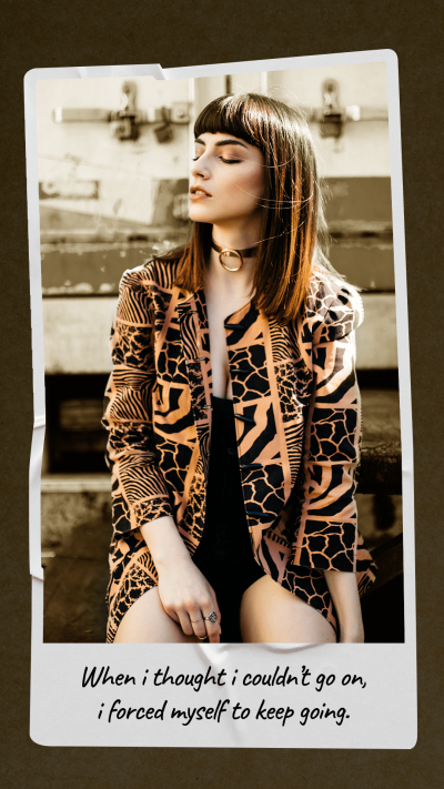 Sunshine Woman's Wear Dipslay Promo Tearing paper style Ecommerce Story