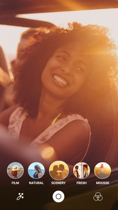 Retro Style iPhone interface simulation Sunshine Smile Girl Moment Record Instagram story