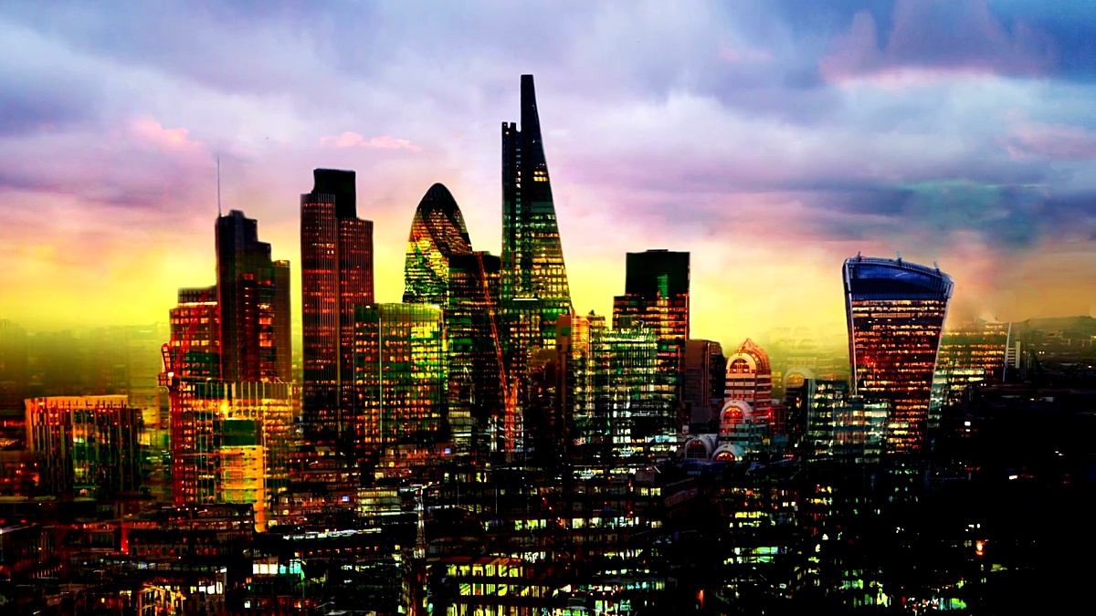 伦敦市商业咏叹调日落景色。伦敦金融城是欧洲领先的金融中心。