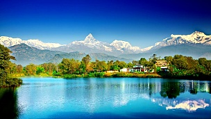 喜马拉雅山脉和湖泊