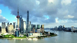   上海城市景观日到日落延时摄影，中国