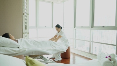 高级按摩师足部按摩