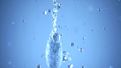 水飞溅，慢动作