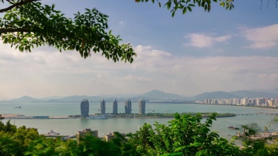 三亚市海湾晴天著名的公园山顶酒店海南岛全景 延时，中国海南