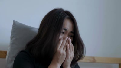 亚洲妇女患流感