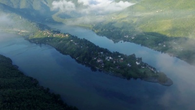 塞尔维亚西部晨景-Ovcar Kablar峡谷，空中 镜头
