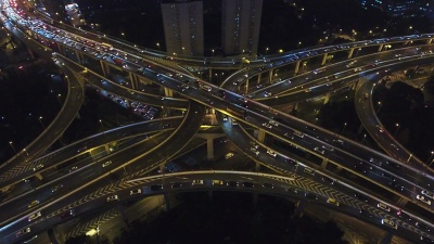 夜间空中公路枢纽