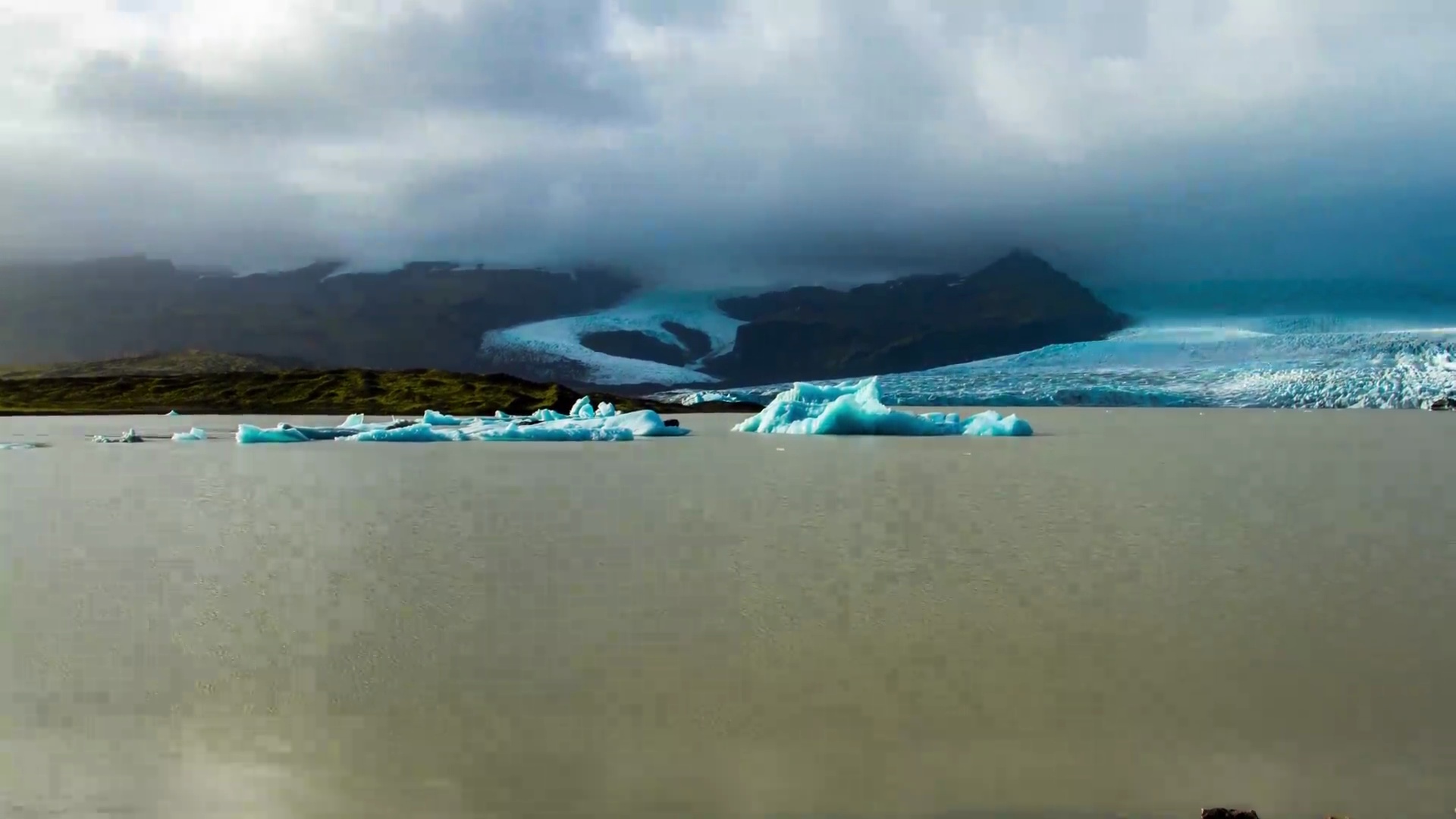 Jokulsarlon泻湖的T/L Cloudscape