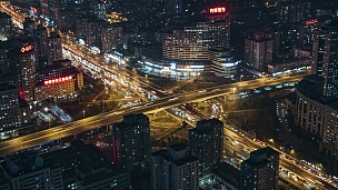 T/L MS HA Zi夜间北京繁忙立交桥鸟瞰